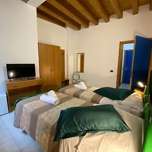 Casa Santa Caterina E Sant Antonio , Padua Italien