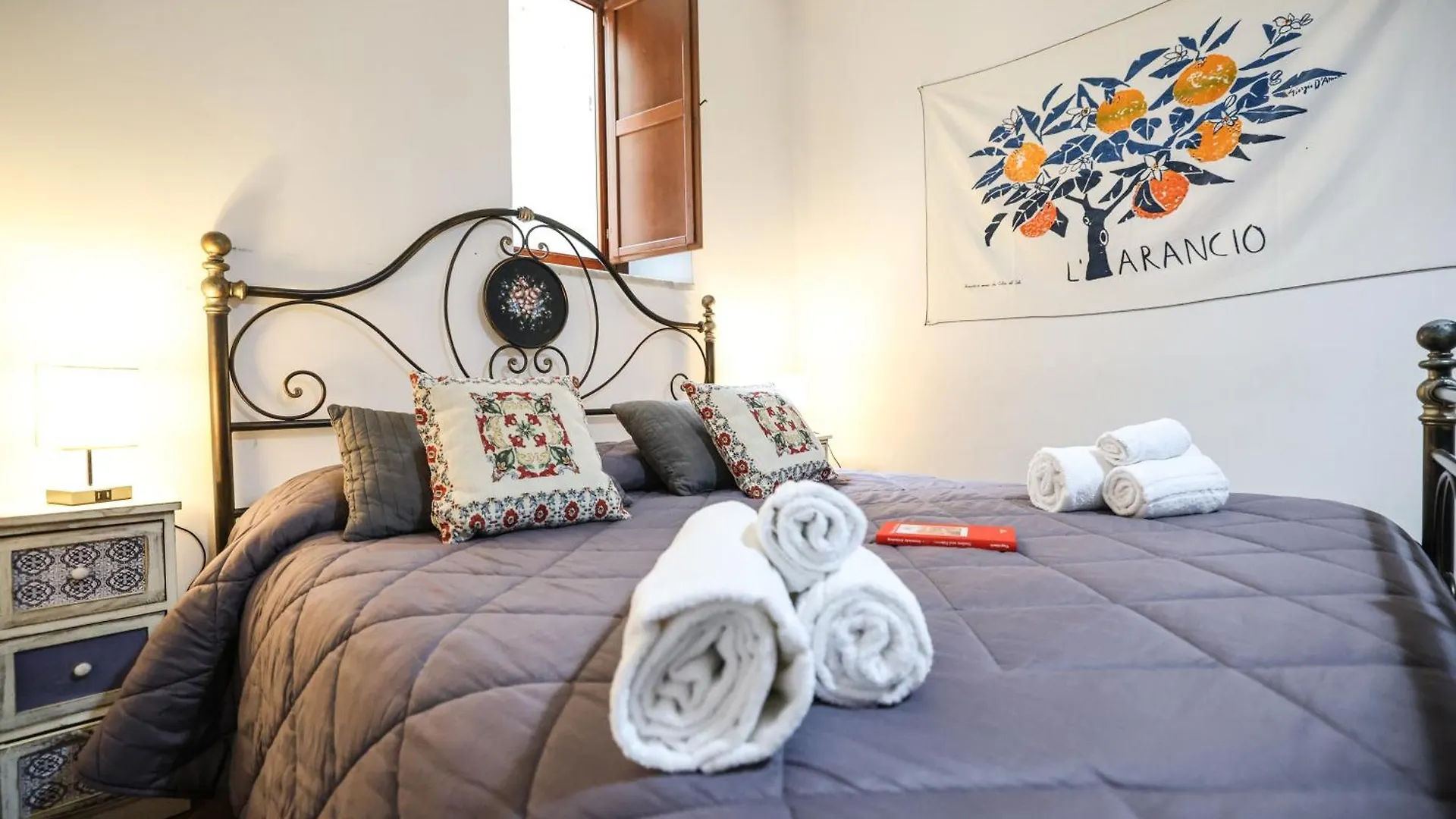 Bed and Breakfast Ai Tintori Palermo Frühstückspension
